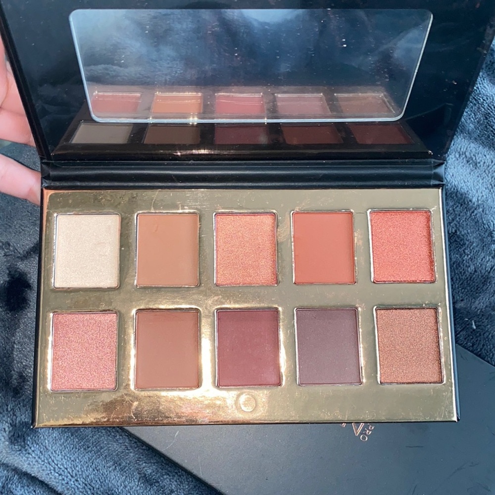 Unused Crown Pro Palette